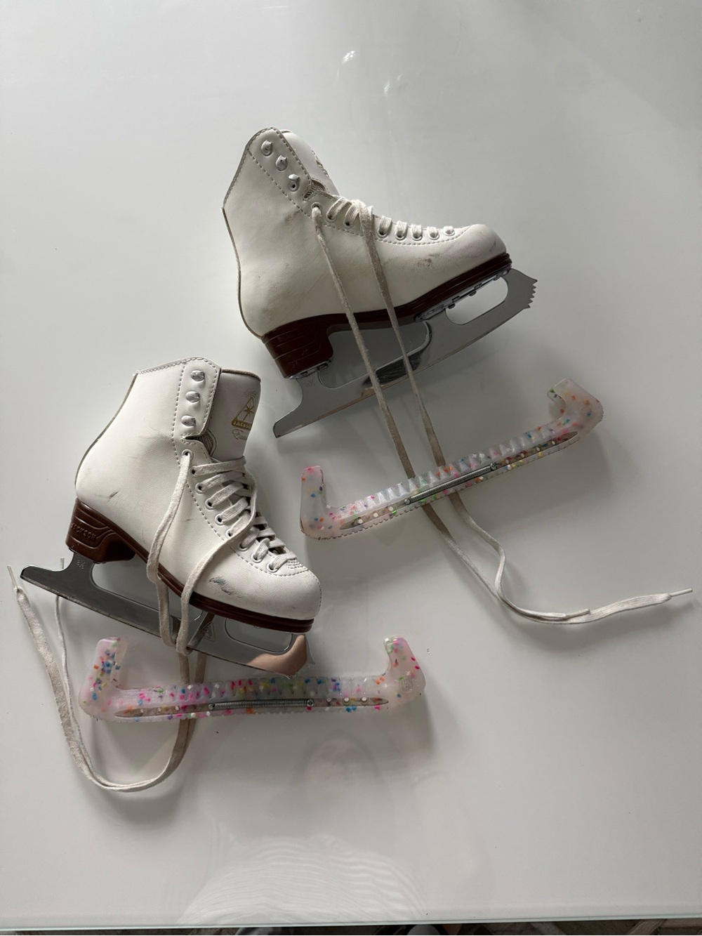 Jackson Excel (Size 2 1/2 C) Figure Ice Skates, Blade Guards and Socks